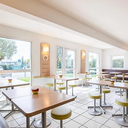 Ibis Budget Aeroport - A61 2* Carcassonne