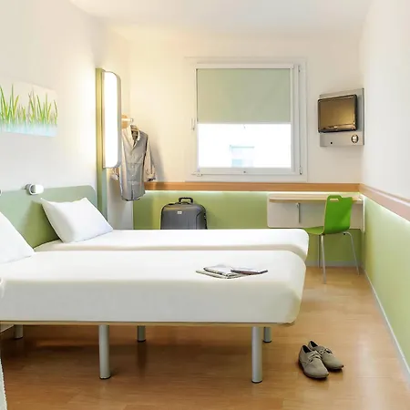 Hotel Ibis Budget Aeroport - A61 2*